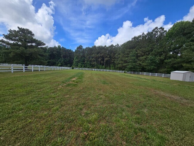 Foto del edificio - Available in Soon! Quiet Country Living! Spacious 4 Bed, 2 Bath In Currituck