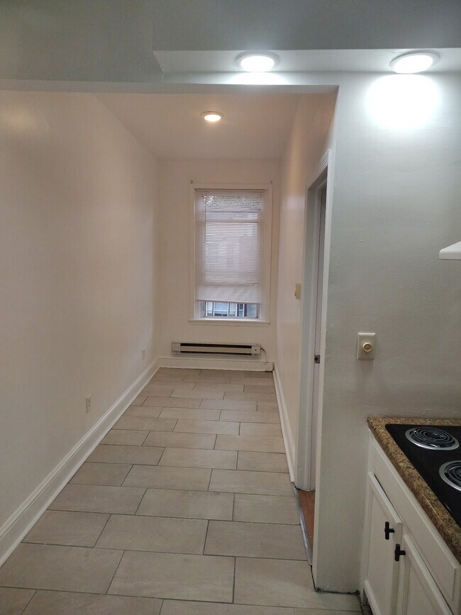 Electric baseboard heat - 5613 Wyalusing Ave