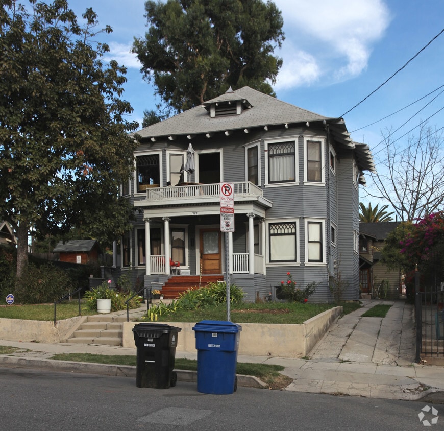 Primary Photo - 792 E Kensington Rd