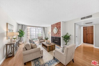 Building Photo - 421 La Fayette Park Pl