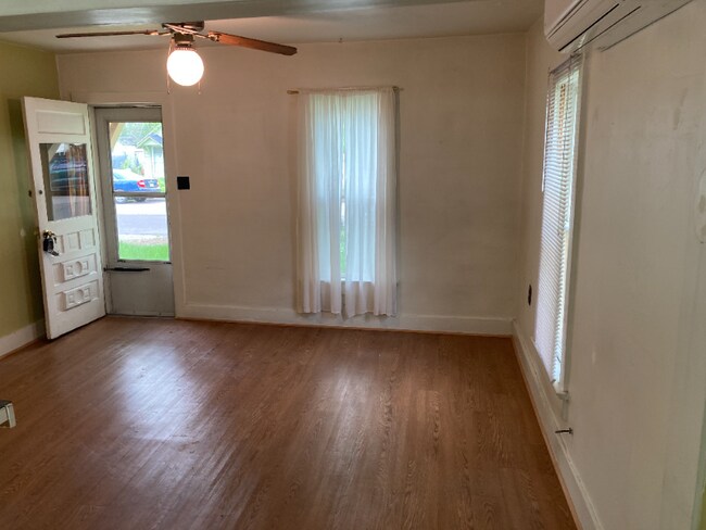 Foto del edificio - 543 E 11th St