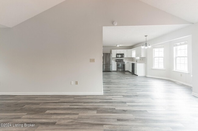 Building Photo - 6013 Fairridge Ct