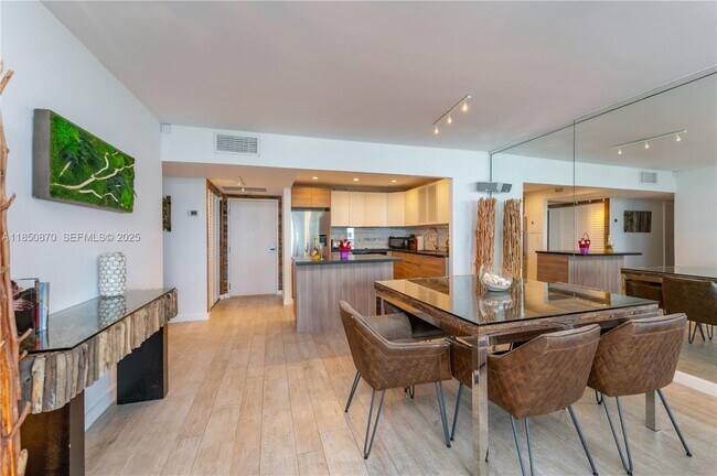 Building Photo - 2301 Collins Ave