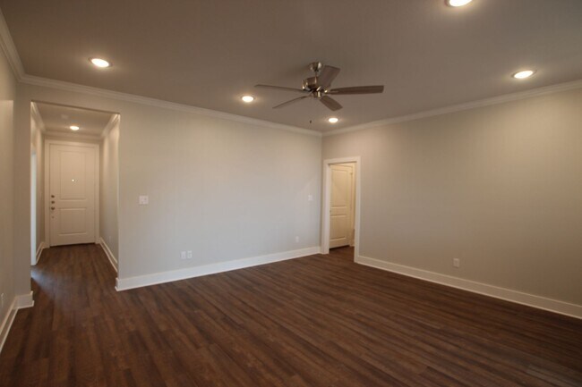 Building Photo - Luxury 3 Bedroom 2 Bath Townhomes in Bulla...