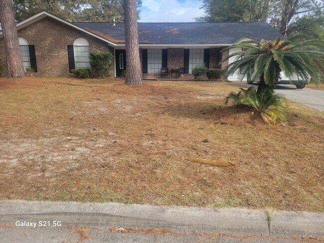Foto del edificio - Spacious 4BR House in Savannah Near Mall & 95