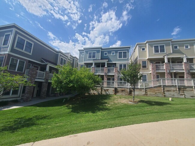 Building Photo - Spacious 1B/1B in a Great Community 06/14/...