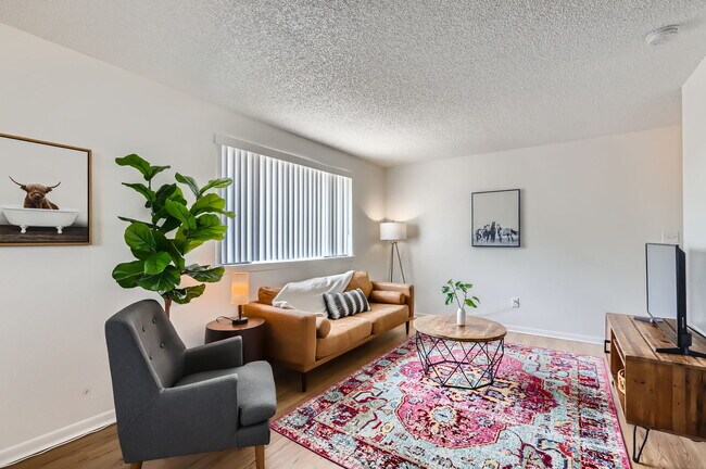 Foto del edificio - 3416 Butternut Dr