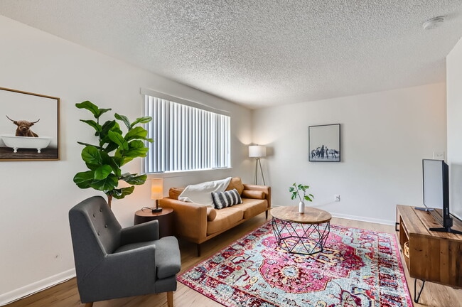 Foto del edificio - 3416 Butternut Dr