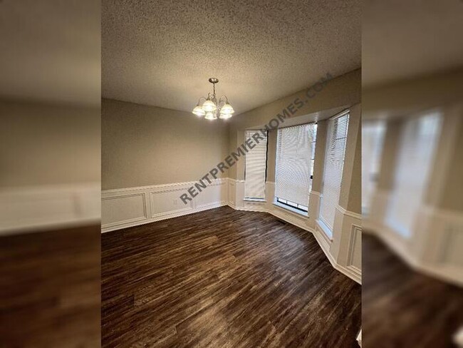 Building Photo - 609 Cactus Ct