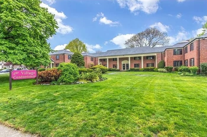 Villages Watertown Apartment - 36 Pierce Rd (Watertown, MA)