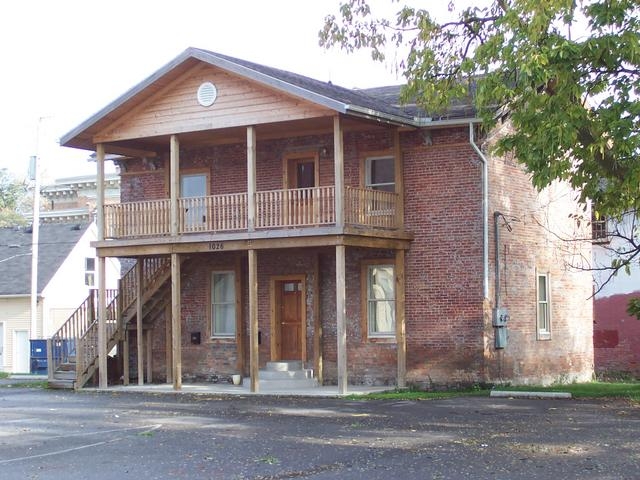 Building Photo - 1026 N Huron St