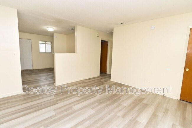 Foto del edificio - 7833 Basswood Ln