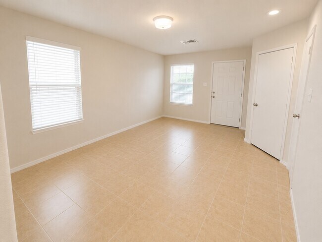 Foto del edificio - 1518 Perennial Ln