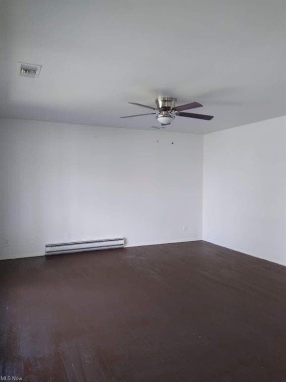 Building Photo - 2561 Sierra Dr