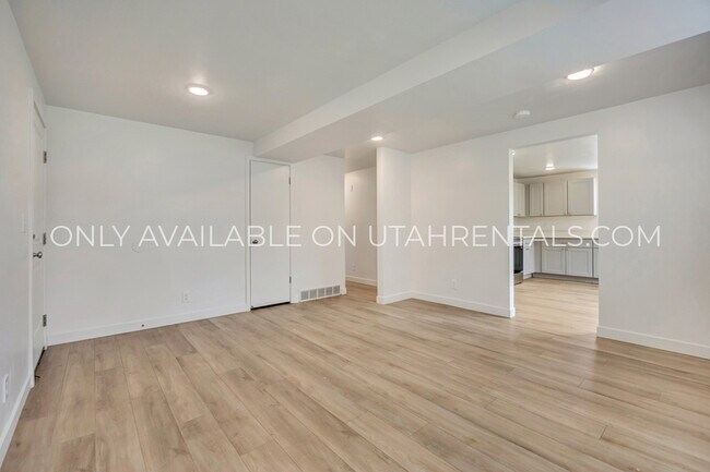 Building Photo - 1533 S 450 E