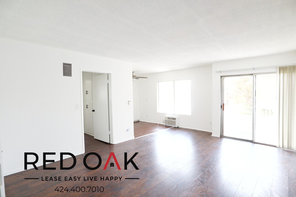 Foto principal - 7502 Canby Ave