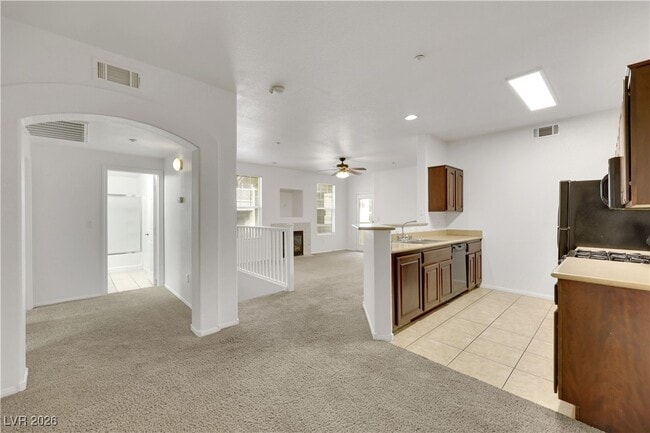 Building Photo - 5855 Valley Dr