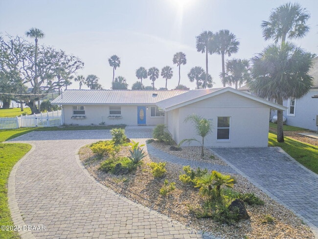 Building Photo - 450 Lambert Ave