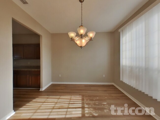 Foto del edificio - 3256 Enclave Blvd