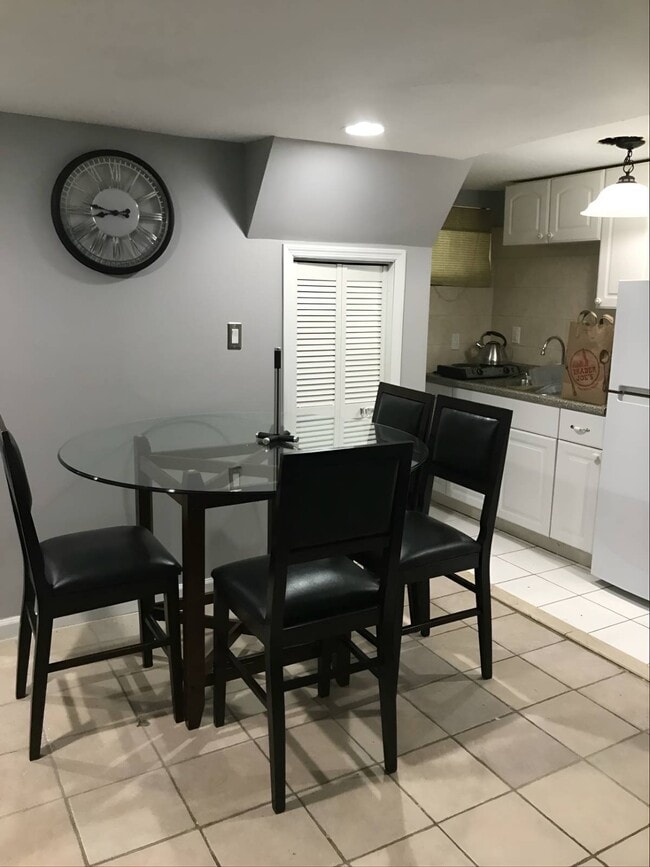 Foto del edificio - 253-27 Craft Ave