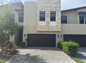 Building Photo - 10574 NW 81st Terrace