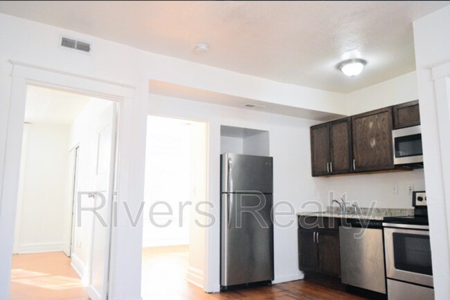 Foto del edificio - 5010 Virginia Ave