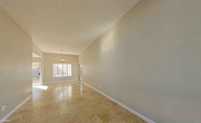 Building Photo - 2 br, 2 bath House - 921 E Michelle Dr