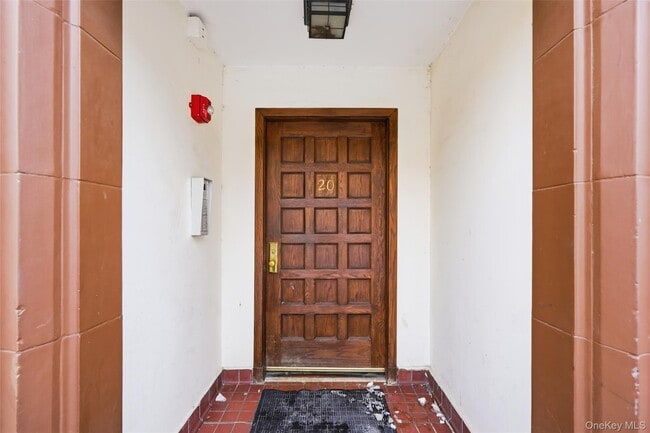 Building Photo - 220-20 Garth Rd