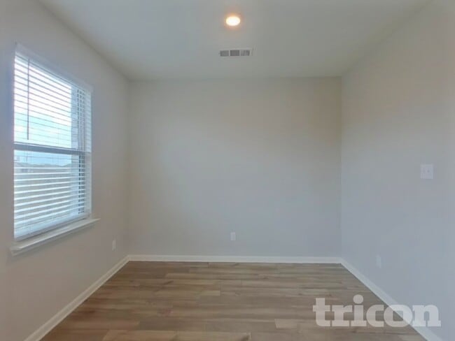 Building Photo - 304 Micah Ln