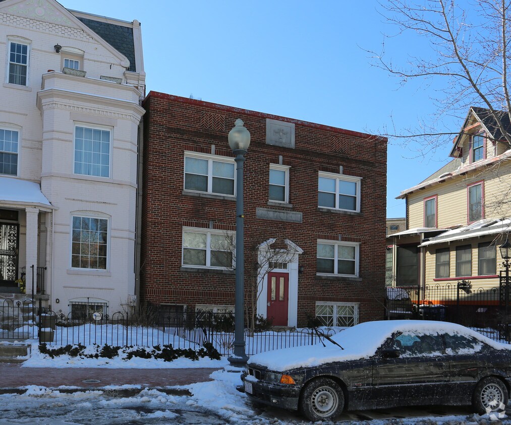 Foto principal - 216 T St NW