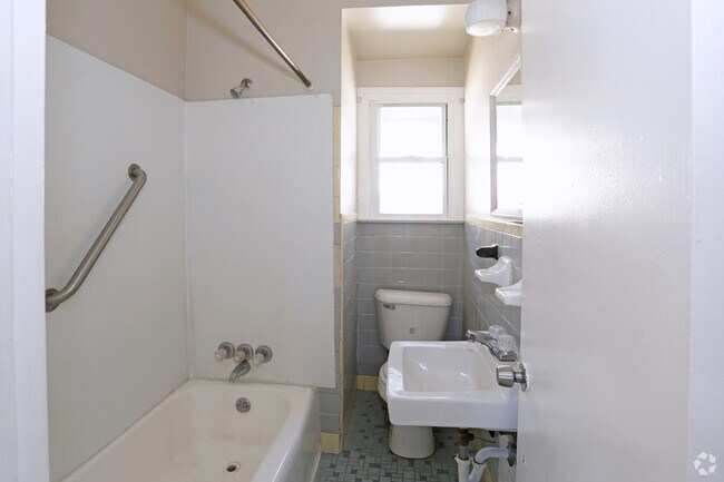 Building Photo - 1041 Neville Ave