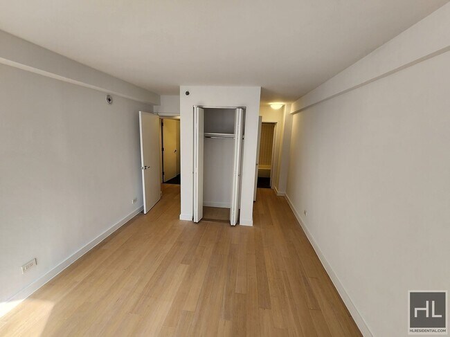 Foto del edificio - AMAZING ONE BEDROOM APARTMENT!! AMAZING DE...