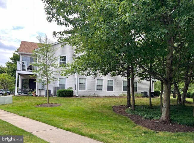 Foto del edificio - 618 Walden Cir