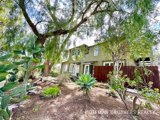 Building Photo - 858 N La Fayette Park Pl