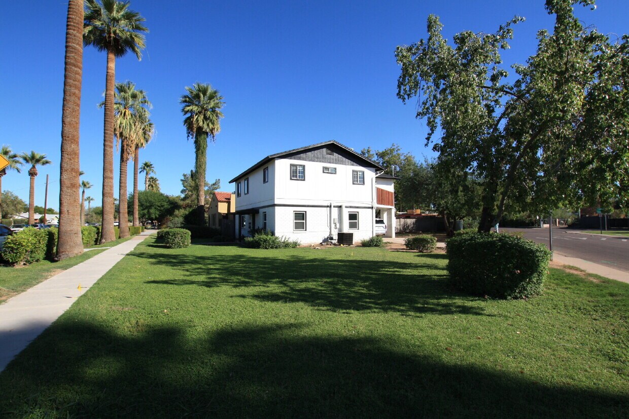 Foto del edificio - Rare Find in the Coveted Cheery Lynn Histo...