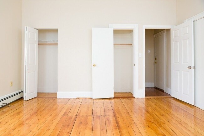 *Pictures are representative samples of the advertised unit. In some cases, the actual units you to - 18 Ashley St