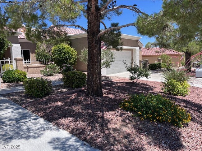 Building Photo - 9828 Villa Ridge Dr