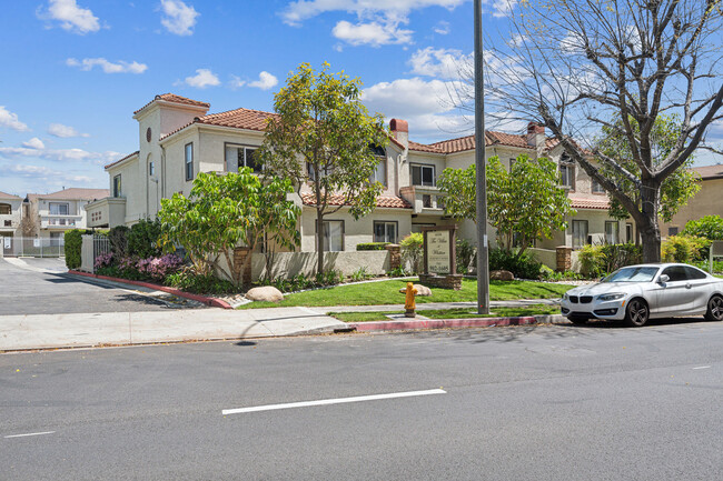 Building Photo - The Villas at Whittier