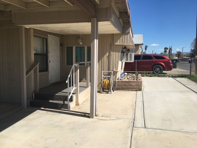 Building Photo - Newly Updated 1BR/1BA Home with Fenced Yar...