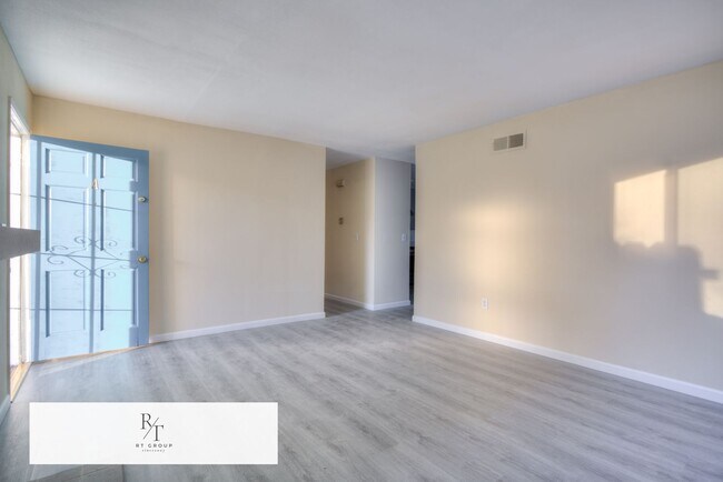 Building Photo - Classy yet Charming Newly Remodeled 1 Bedroom 1 Bathroom Residence