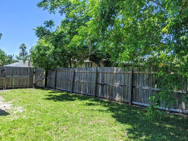 Building Photo - 1350 Riverside Cir