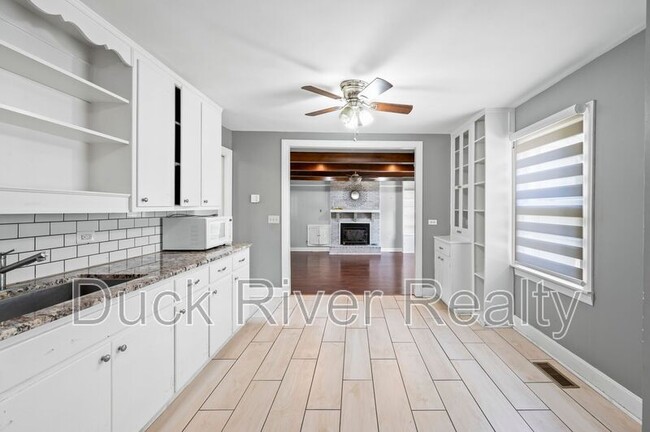 Foto del edificio - 819 W 9th St
