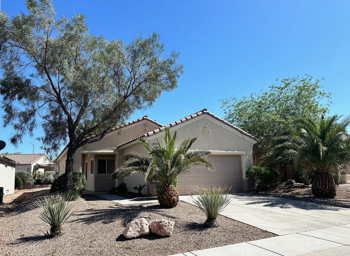 Primary Photo - 2519 Romanza Rd