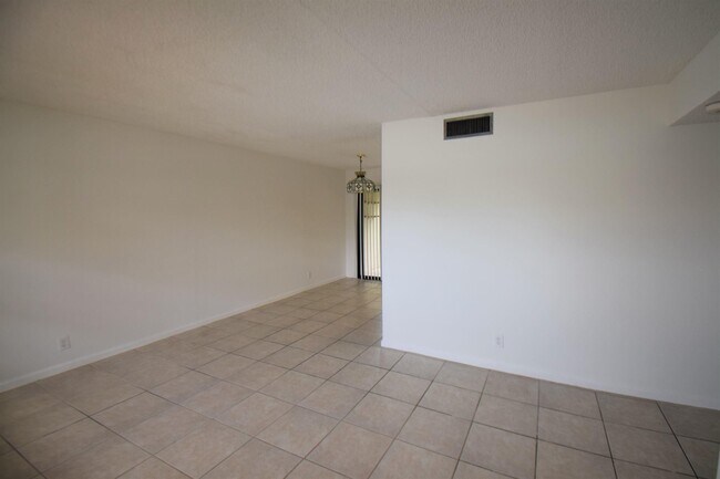 Foto del edificio - 4721 Oak Terrace Dr