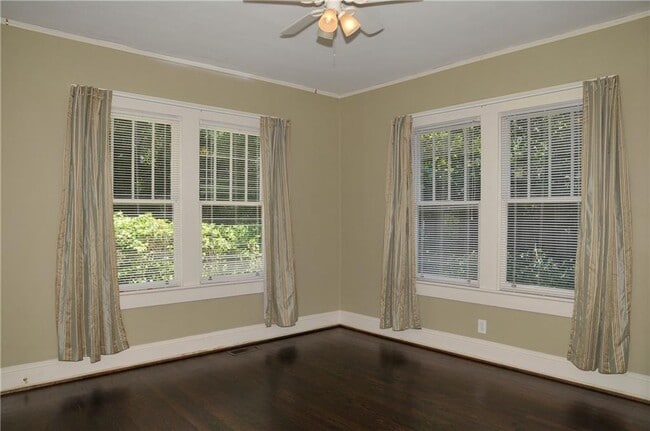 Foto del edificio - 602 Sherwood Rd NE