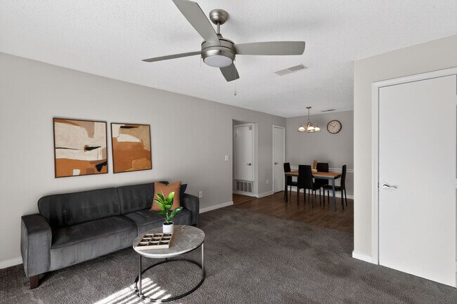 Foto del edificio - 50 Northtown Dr