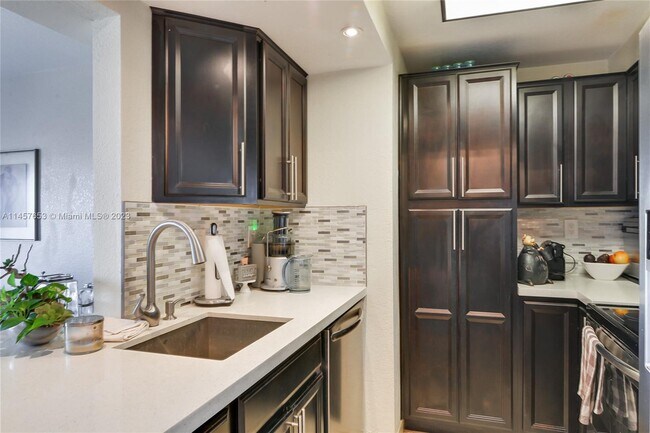 Foto del edificio - 16508 NE 26th Ave