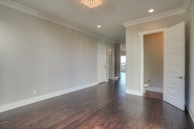 Foto del edificio - 908 Youngs Ln