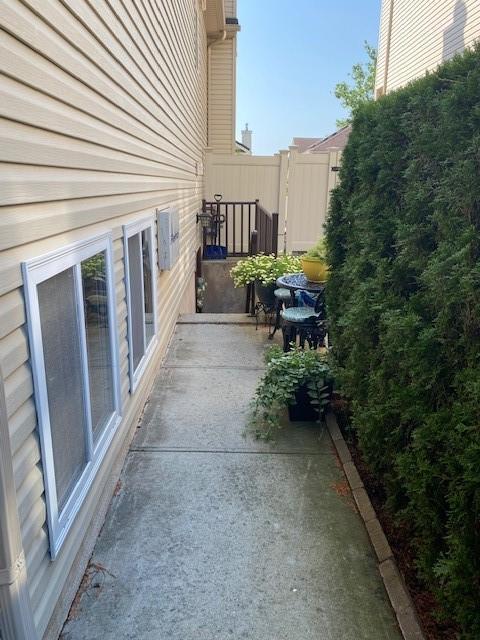 Building Photo - 922 Rathbun Ave
