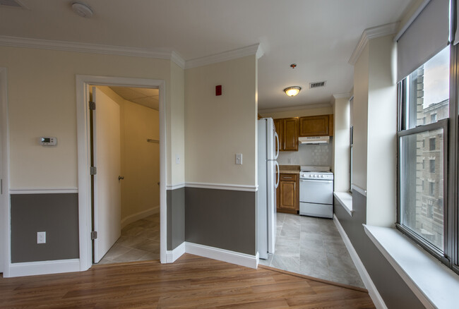 Building Photo - 1126 Boylston St